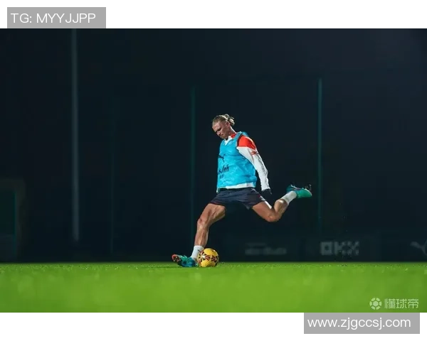 足球明星亲临网球赛场展现运动魅力与激情的精彩瞬间