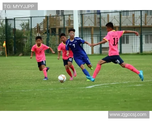 足球明星激情上场广告视频展现运动魅力与品牌力量的完美结合