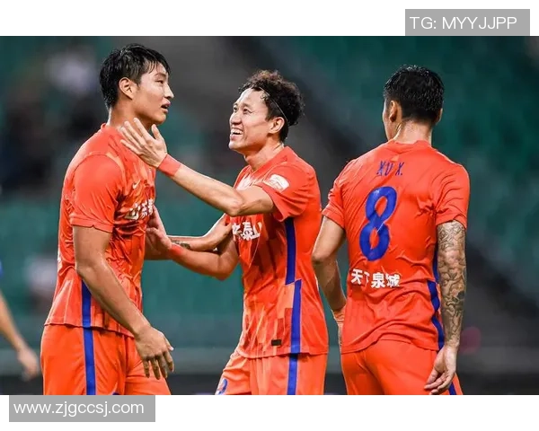 成都足球队强势领跑联赛积分榜85分稳居第一名争冠形势喜人 成都足球队强势领跑联赛积分榜85分稳居第一名争冠形势喜人