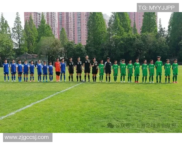 深入分析上海足球队中路突破战术的优势与实施细节 深入分析上海足球队中路突破战术的优势与实施细节